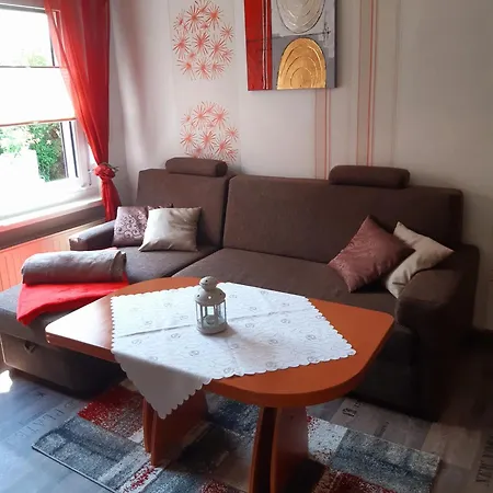 Zur Linde Apartment *
